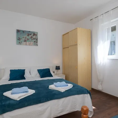 Saric Apartman Jadrtovac